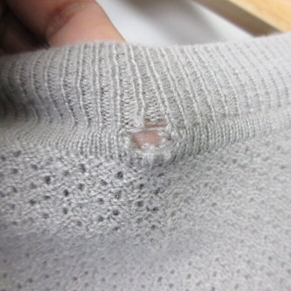 J Crew Men's Womens Shirt M Gray Italian 100% Cashmere HOLE Sweater Top 176 - Picture 4 of 8